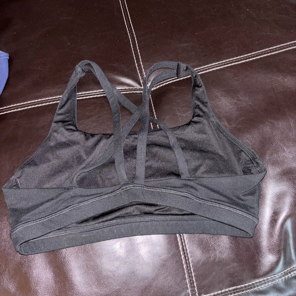 Fleo Women's black isla Sports Bra - Picture 2 of 3